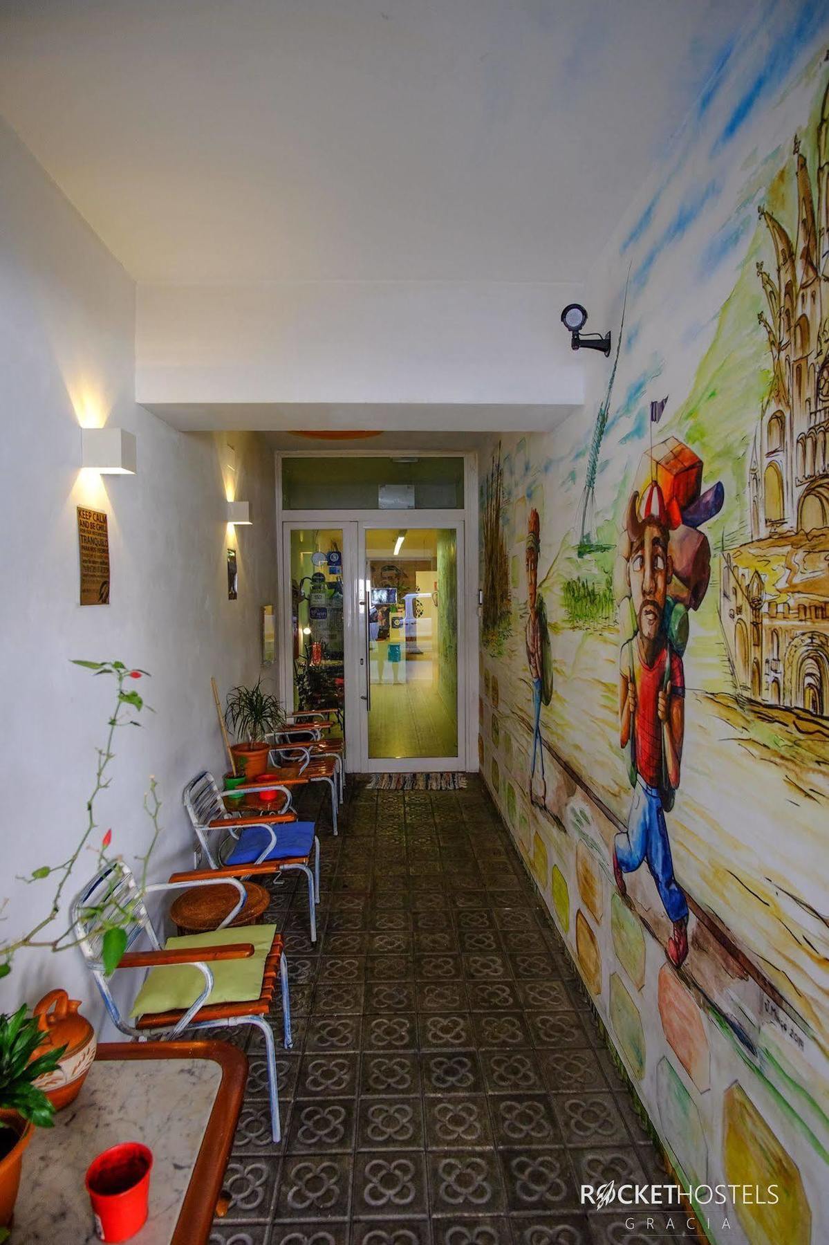 Rocket Hostels Gracia Барселона Экстерьер фото