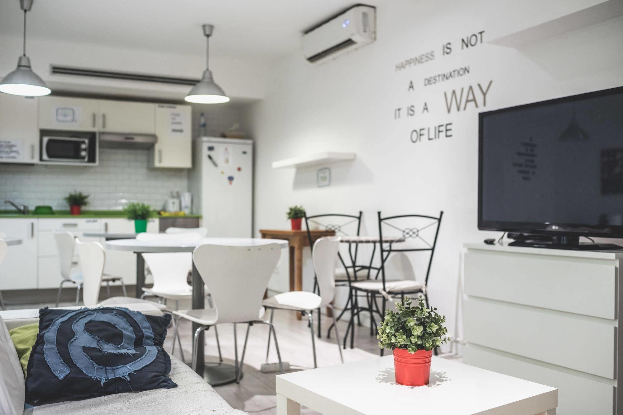 Rocket Hostels Gracia Барселона Экстерьер фото